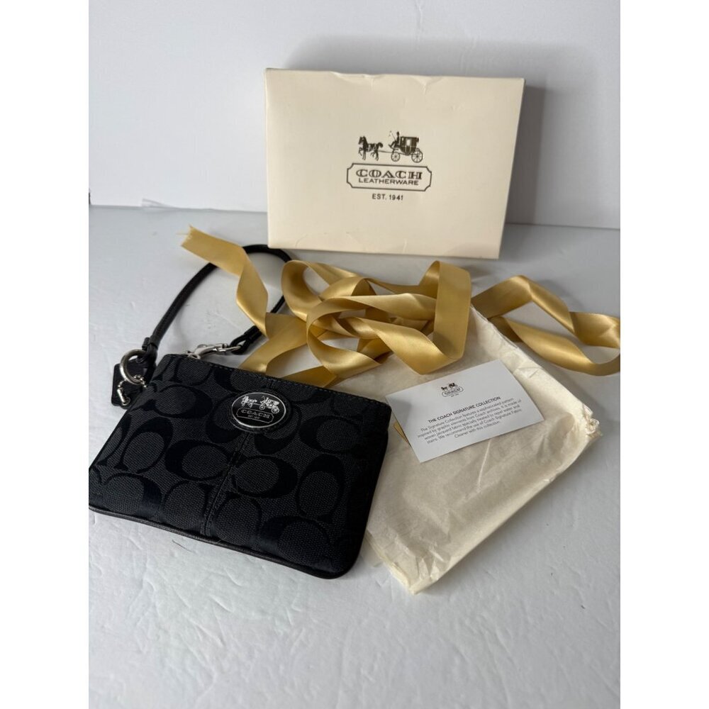 NEW Corner Zip Wristlet Signature Jacquard Black Raised Coach Bubble